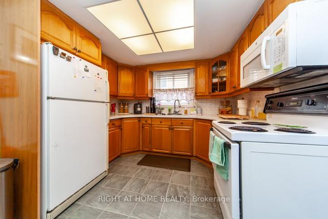 25 Alan Ave, House semidetached with 3 bedrooms, 2 bathrooms and 3 parking in Toronto ON | Image 29