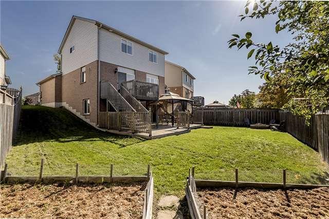 70 Heritage Crt, House detached with 3 bedrooms, 2 bathrooms and 2 parking in Barrie ON | Image 11