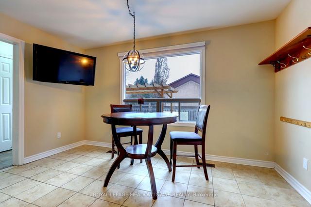2 Colleen Cres, House detached with 3 bedrooms, 4 bathrooms and 6 parking in Caledon ON | Image 11
