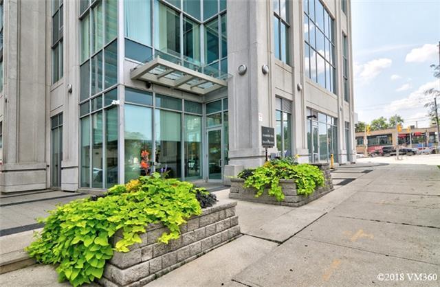 Uph02 - 1 Avondale Ave, Condo with 2 bedrooms, 2 bathrooms and 1 parking in Toronto ON | Image 2