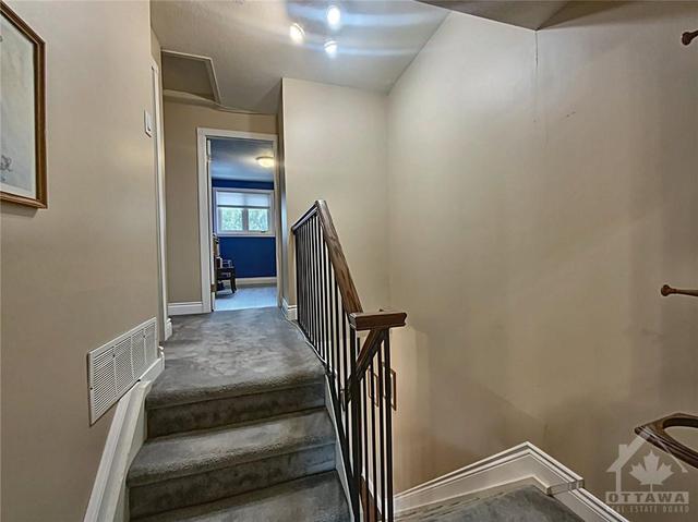 1723 Lamoureux Drive, Townhouse with 3 bedrooms, 2 bathrooms and 1 parking in Ottawa ON | Image 18