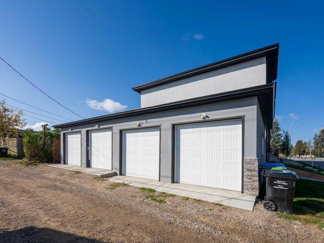 1104 40 Street Sw, Home with 4 bedrooms, 3 bathrooms and 1 parking in Calgary AB | Image 30