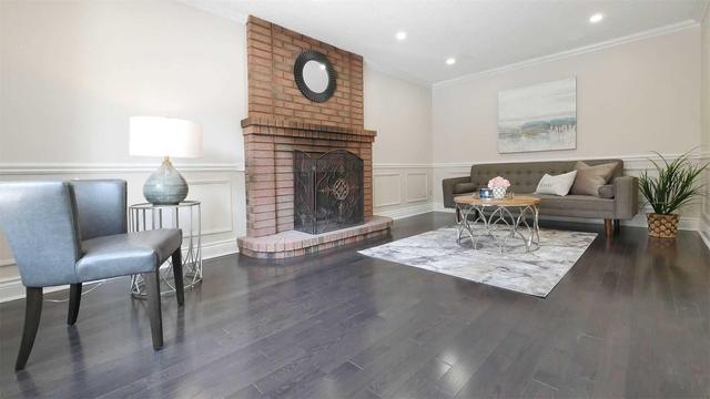2719 Kingsway Dr, House detached with 4 bedrooms, 4 bathrooms and 2 parking in Oakville ON | Image 6