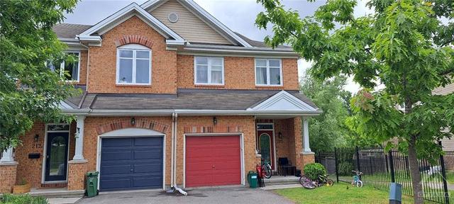 210 Stedman Street, Townhouse with 3 bedrooms, 3 bathrooms and 2 parking in Ottawa ON | Image 1