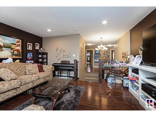 10904 174 Av Nw, House detached with 6 bedrooms, 3 bathrooms and null parking in Edmonton AB | Image 22