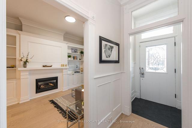 31 Clinton St, House attached with 3 bedrooms, 4 bathrooms and 1.5 parking in Toronto ON | Image 23