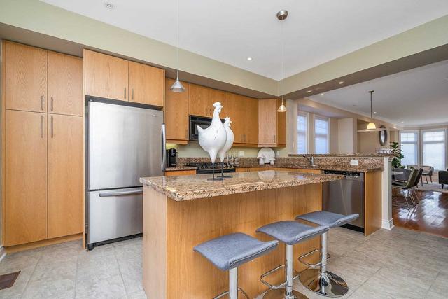 232 Berry Rd, House attached with 2 bedrooms, 3 bathrooms and 2 parking in Toronto ON | Image 6