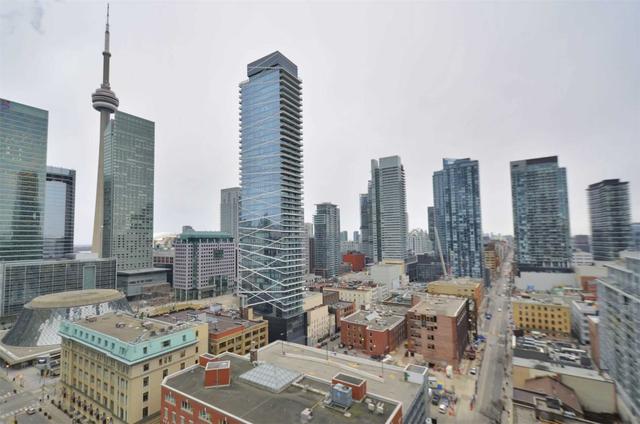 2001 - 180 University Ave, Condo with 2 bedrooms, 3 bathrooms and 1 parking in Toronto ON | Image 2