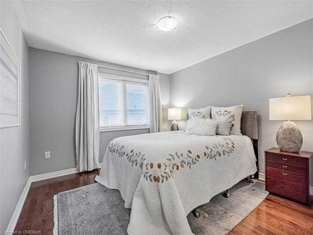 2232 Emily Circ, House attached with 3 bedrooms, 4 bathrooms and 2 parking in Oakville ON | Image 13