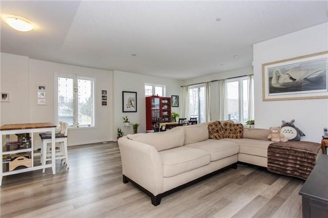th28 - 120 Twenty Fourth St, Townhouse with 3 bedrooms, 3 bathrooms and 1 parking in Toronto ON | Image 3
