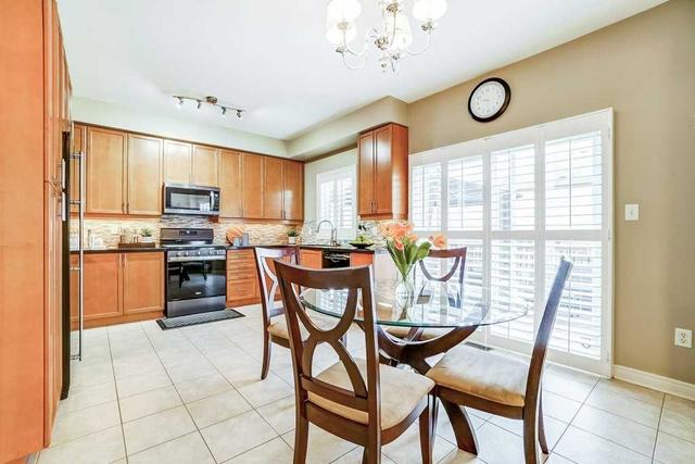 44 Richard Coulson Cres, House detached with 3 bedrooms, 3 bathrooms and 4 parking in Whitchurch Stouffville ON | Image 4