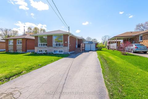 6861 Hagar Ave, House detached with 3 bedrooms, 2 bathrooms and 4 parking in Niagara Falls ON | Card Image