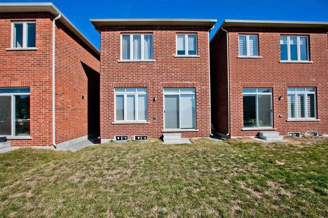 25 Titan Tr, House attached with 3 bedrooms, 3 bathrooms and 2 parking in Markham ON | Image 17