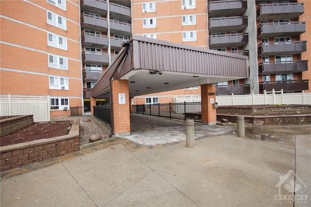 1508 - 2000 Jasmine Crescent, Condo with 2 bedrooms, 1 bathrooms and 1 parking in Ottawa ON | Image 2