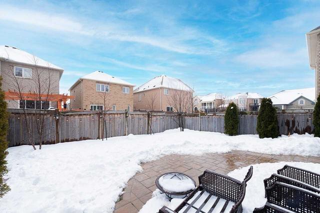 204 Cathcart Cres, House detached with 4 bedrooms, 4 bathrooms and 4 parking in Milton ON | Image 30