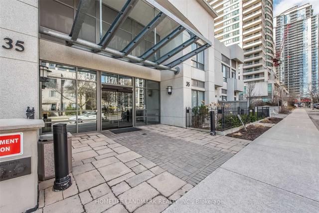 1018 - 35 Hollywood Ave, Condo with 2 bedrooms, 2 bathrooms and 1 parking in Toronto ON | Image 11
