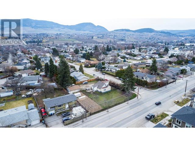 122 Wallace Road, House detached with 3 bedrooms, 2 bathrooms and 6 parking in Kelowna BC | Image 6