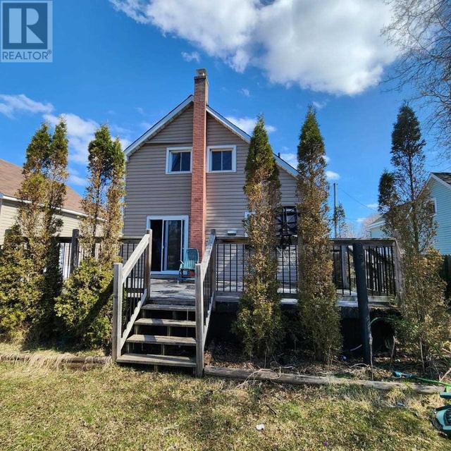 439 Charles St, House detached with 3 bedrooms, 1 bathrooms and null parking in Sault Ste. Marie ON | Image 3
