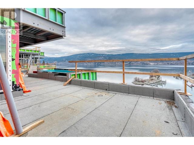 205 - 13415 Lakeshore Drive, Condo with 3 bedrooms, 2 bathrooms and 2 parking in Summerland BC | Image 8