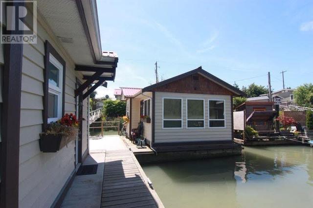 4479 W River Road, House detached with 2 bedrooms, 3 bathrooms and 2 parking in Delta BC | Image 2