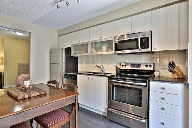 212 - 2015 Sheppard Ave E, Condo with 2 bedrooms, 1 bathrooms and 1 parking in Toronto ON | Image 5