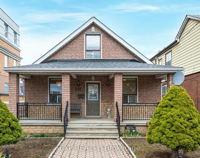 242 Aileen Ave, House detached with 3 bedrooms, 3 bathrooms and 2 parking in Toronto ON | Image 1
