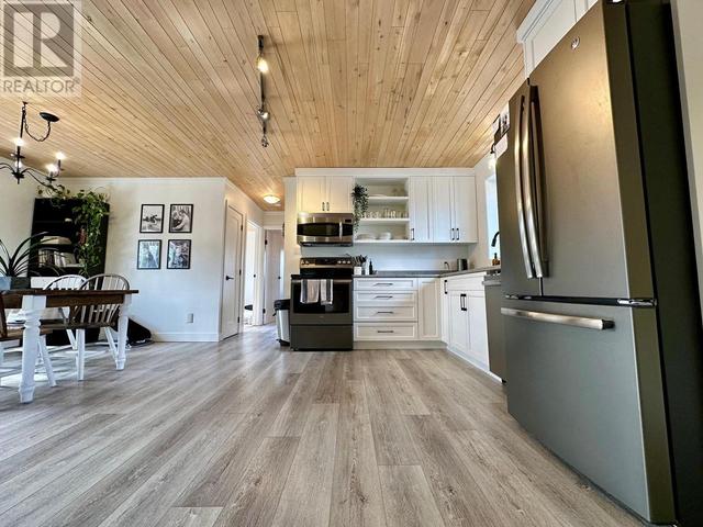 1374 Cottonwood Street, House detached with 4 bedrooms, 2 bathrooms and null parking in Telkwa BC | Image 13