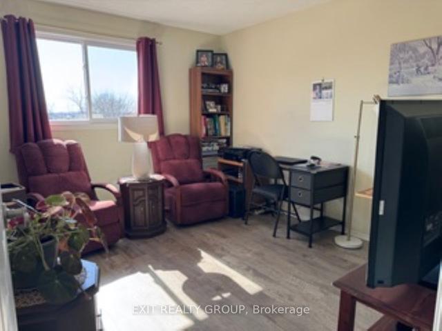 311 - 175 Haig Rd, Condo with 3 bedrooms, 2 bathrooms and 1 parking in Belleville ON | Image 5