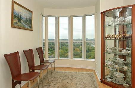 1805 - 7 Lorraine Dr, Condo with 3 bedrooms, 2 bathrooms and 1 parking in Toronto ON | Image 4