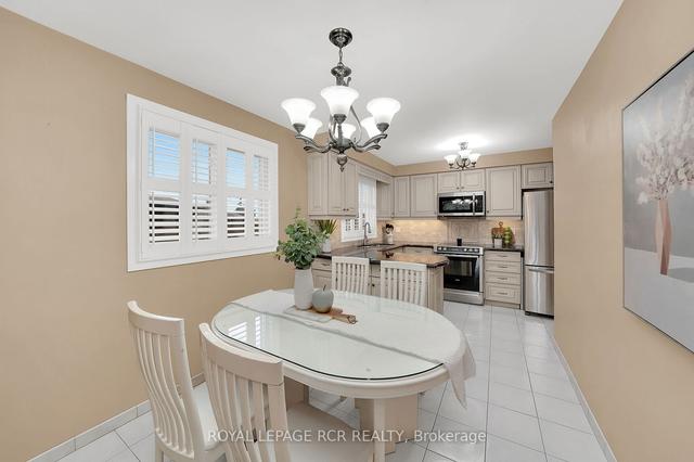 9 Slane Crt, House semidetached with 3 bedrooms, 2 bathrooms and 4 parking in Toronto ON | Image 6