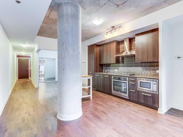 304 - 15 Beverley St, Condo with 2 bedrooms, 2 bathrooms and 1 parking in Toronto ON | Image 17