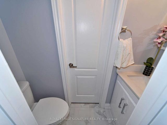71 Fortrose Cres, House semidetached with 3 bedrooms, 3 bathrooms and 4 parking in Toronto ON | Image 5