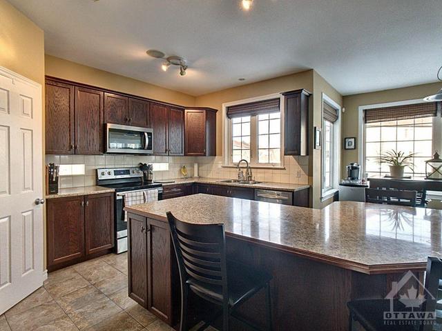 998 Fieldfair Way, House detached with 4 bedrooms, 3 bathrooms and 6 parking in Ottawa ON | Image 12