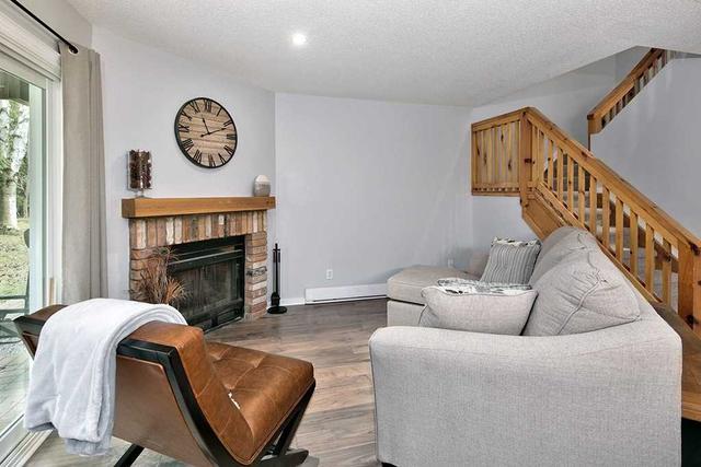 545 Oxbow Cres, Townhouse with 3 bedrooms, 3 bathrooms and 1 parking in Collingwood ON | Image 7