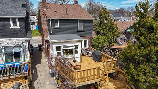 143 Eastwood Rd, House detached with 3 bedrooms, 2 bathrooms and 1 parking in Toronto ON | Image 35