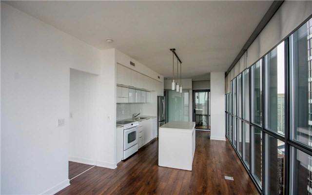 3906 - 110 Charles St E, Condo with 2 bedrooms, 2 bathrooms and 1 parking in Toronto ON | Image 2