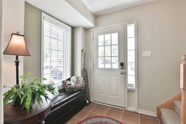 40 Birdstone Cres, Townhouse with 3 bedrooms, 3 bathrooms and 3 parking in Toronto ON | Image 25
