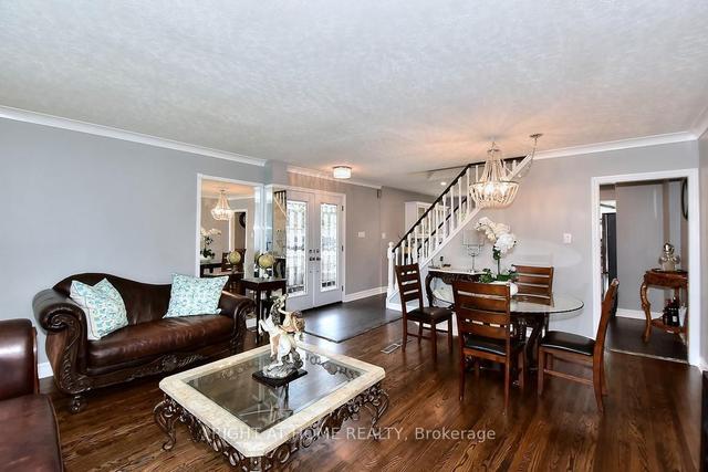 82 Baltray Cres, House semidetached with 3 bedrooms, 2 bathrooms and 6 parking in Toronto ON | Image 15