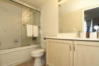 lph06 - 8 Rean Dr, Condo with 2 bedrooms, 2 bathrooms and 2 parking in Toronto ON | Image 7