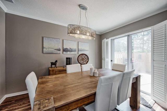 18 - 1 Royalwood Crt, Townhouse with 1 bedrooms, 3 bathrooms and 1 parking in Hamilton ON | Image 5