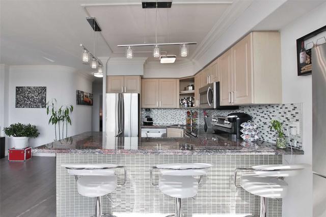 809 - 2088 Lawrence Ave W, Condo with 2 bedrooms, 2 bathrooms and 1 parking in Toronto ON | Image 4