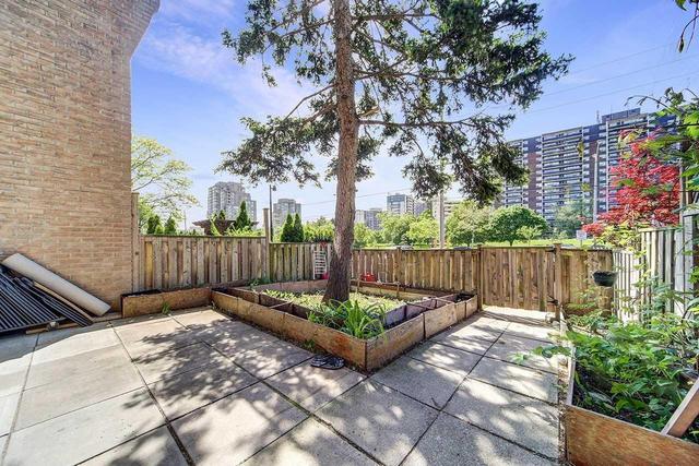 69 - 91 Muir Dr, Townhouse with 3 bedrooms, 2 bathrooms and 1 parking in Toronto ON | Image 3