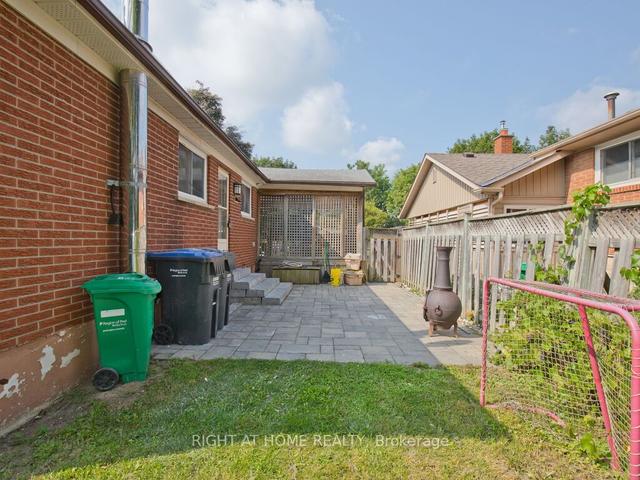 28 Ladore Dr, House detached with 4 bedrooms, 2 bathrooms and 6 parking in Brampton ON | Image 32