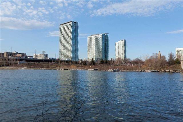 2405 - 105 The Queensway Ave W, Condo with 2 bedrooms, 2 bathrooms and 1 parking in Toronto ON | Image 1