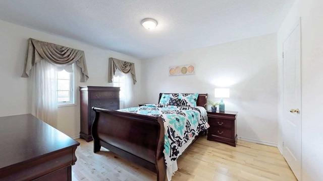 11 Quietbrook Cres, House detached with 4 bedrooms, 4 bathrooms and 4 parking in Toronto ON | Image 13