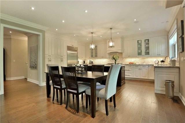 2380 Chateau Common, House attached with 3 bedrooms, 4 bathrooms and 2 parking in Oakville ON | Image 5