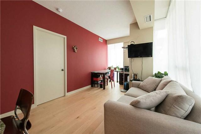 1004 - 126 Simcoe St, Condo with 2 bedrooms, 2 bathrooms and 1 parking in Toronto ON | Image 6
