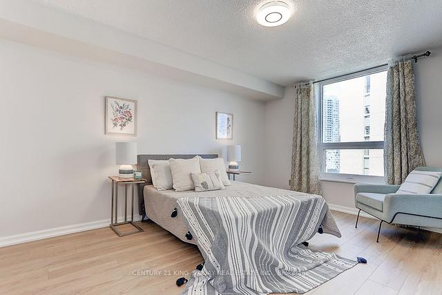 1521 - 77 Maitland Pl, Condo with 2 bedrooms, 2 bathrooms and 1 parking in Toronto ON | Image 5