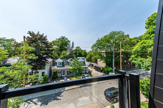 3 - 369 Howland Ave, Condo with 2 bedrooms, 1 bathrooms and 0 parking in Toronto ON | Image 5