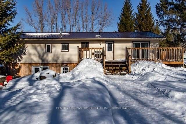 580335 Sideroad 60, House detached with 3 bedrooms, 2 bathrooms and 20 parking in Chatsworth ON | Image 1